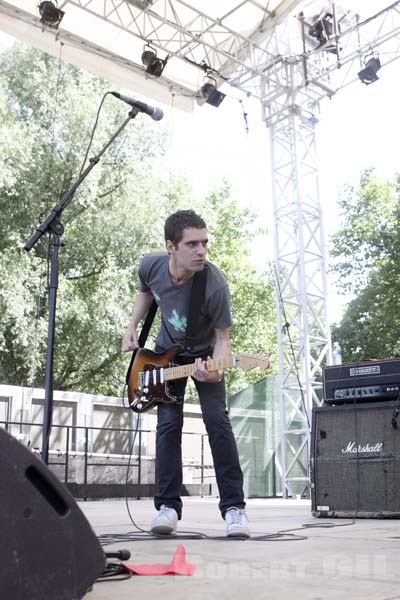 SUUNS - 2011-05-29 - PARIS - Parc de la Villette - 